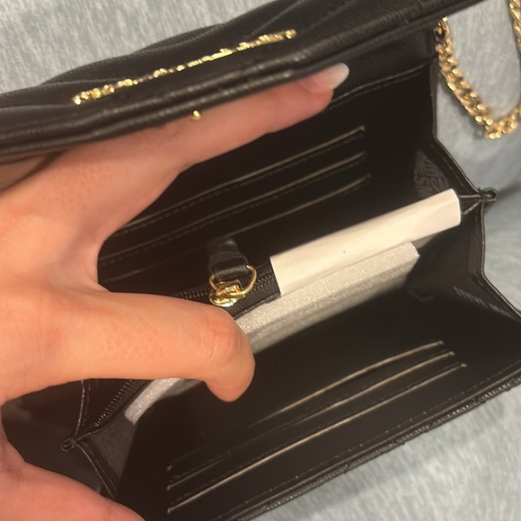 Steve Madden Quilted Black Shoulder Bag with Gold Chain - Picture 4 of 6